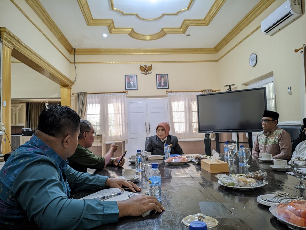 Perkuat Kolaborasi Global, Panitia "The 1st International Conference on Science, Technology, Education, and Tourism" Gelar Audiensi dengan Ketua DPRD NTB agc 20260212 121944774